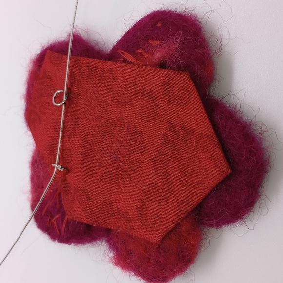 Vintage Wool Felt NecklaceFlower Beads Wire Chain & Clasp Handmade Purple & Red - Picture 5 of 8